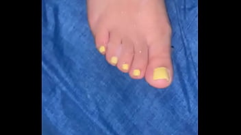 Cum on yellow toes