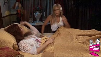 Girls having fun 0462