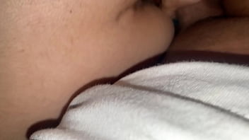 Me pide un masaje anal y yo se lo hago amateur