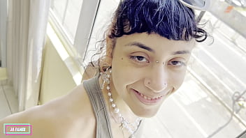 Gotica vai no motel e fode no pelo com o negão