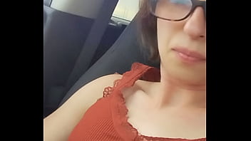 Lilluv plays in public