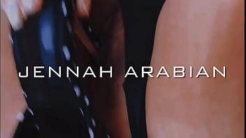 Je m’enfonce mon talon dans la chatte i i shove my heel in my pussy