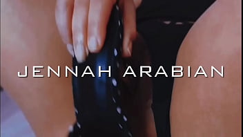 Je m’enfonce mon talon dans la chatte i i shove my heel in my pussy