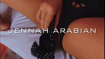 Je m’enfonce mon talon dans la chatte i i shove my heel in my pussy