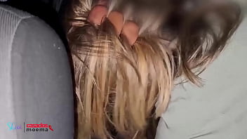 O corno ficou olhando sua esposa namorar o bbc na frente de todo mundo