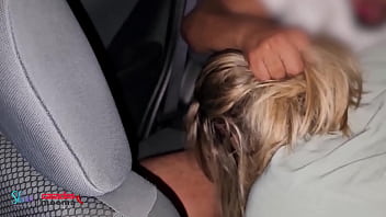 O corno ficou olhando sua esposa namorar o bbc na frente de todo mundo