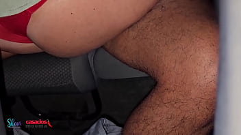 O corno ficou olhando sua esposa namorar o bbc na frente de todo mundo