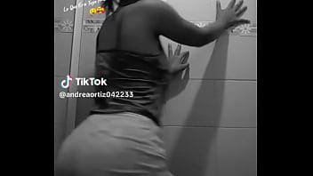 Como mueve ese rico culo