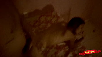 Meu padrasto gravou o dia que eu entrou no meu quarto sem minha permissão