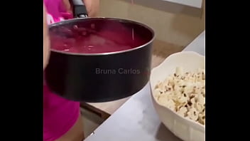 Noite Quente Das Safadas Chamei Minha Amiga Pra Comer Pipoca E Fazer Brigadeiro E Acabamos Se Lambuzando E Se Chupando Gostoso thumbnail