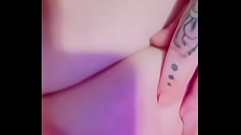 Pretty roxy cums to completion on the couch