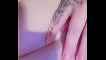 Pretty roxy cums to completion on the couch