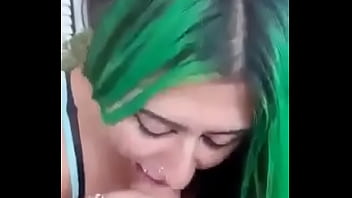 Girl give a good headjob