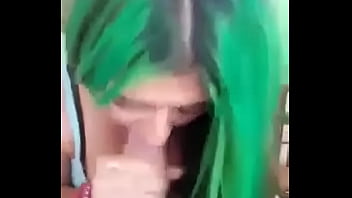 Girl give a good headjob