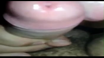 Como la chupa la vecinita