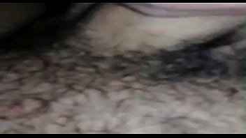 Como la chupa la vecinita