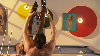 Dee spreads her legs for some quality head