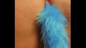 Baile sexy con tanga siempre lista plug anal con cola de zorrita y me masturbo con mi vibrador