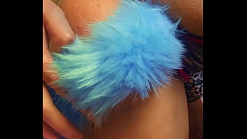 Baile sexy con tanga siempre lista plug anal con cola de zorrita y me masturbo con mi vibrador