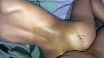 Fui liberar a buceta pro meu meio irmão e acabei dando meu cuzinho junto