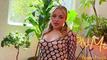 Horny blonde anna claire clouds offers an incredible ride