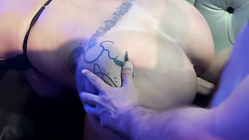 Capitão conheceu a milf gostosona da região metropolitana na casa de swing private