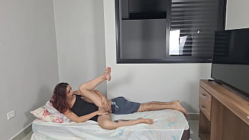 Motoboy espreitando casal que faz sexo de janela aberta