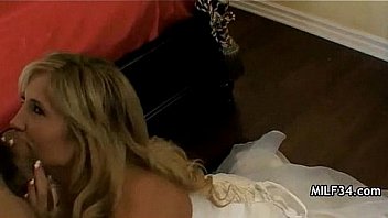 Seriously sexy mom cums hard