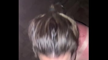 Le doy toda la pija en la boca hasta el fondo hasta sacarme toda la leche