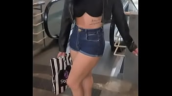 E ai vc quer namorar comigo passear de mãos dadas no shopping topa