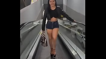 E ai vc quer namorar comigo passear de mãos dadas no shopping topa