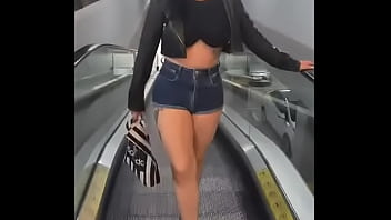 E ai vc quer namorar comigo passear de mãos dadas no shopping topa