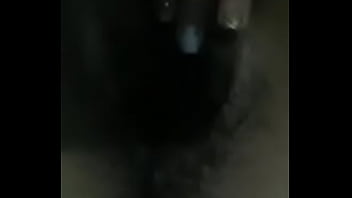 Jovencita jugándose parte 2