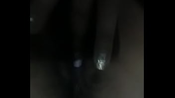 Jovencita jugándose parte 2