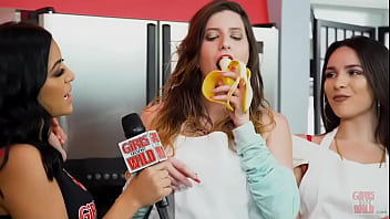 Nicole cums with a pink vibrator