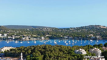 Camera lady lyne shows us how a threesome is done