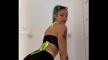 Perra caliente te pondra la verga dura Perra caliente te pondra la verga dura