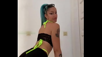 Perra caliente te pondra la verga dura