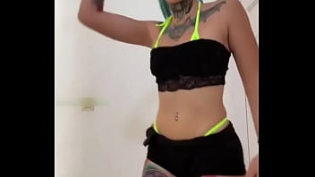 Perra caliente te pondra la verga dura