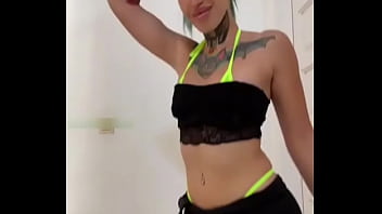 Perra caliente te pondra la verga dura