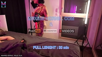 Elle a 23 ans un corps de rêve tatouée sexy comme jamais commence par me goder avant de me fister et de Elle a 23 ans un corps de rêve tatouée sexy comme jamais commence par me goder avant de me fister et de