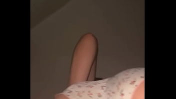 Booty bounce in hijab – arab muslim slut shows off thick ass in slow nasty solo clip