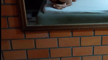 Gremista comendo a hotwife liberada pelo marido