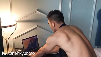 Viet Model Le Bao thumbnail