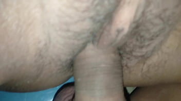 น้ำพุ่งเข้ารูหีเยอะมากทำเอาหีของเธอแฉะ