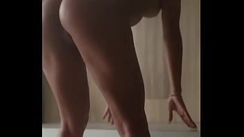 Exibindo minha marquinha para os estrangeiros saberem o verdadeiro poder de uma brasileira