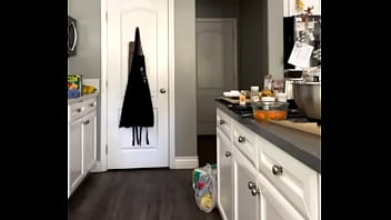 Slut with cake on kik