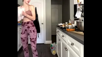 Slut with cake on kik