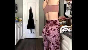 Slut with cake on kik