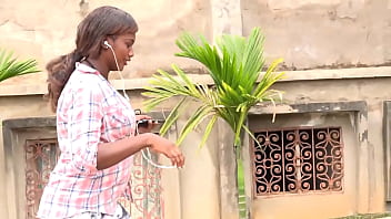 Mon mari m'excite beaucoup au téléphone j'ai envie de baiser en levrette en même temps